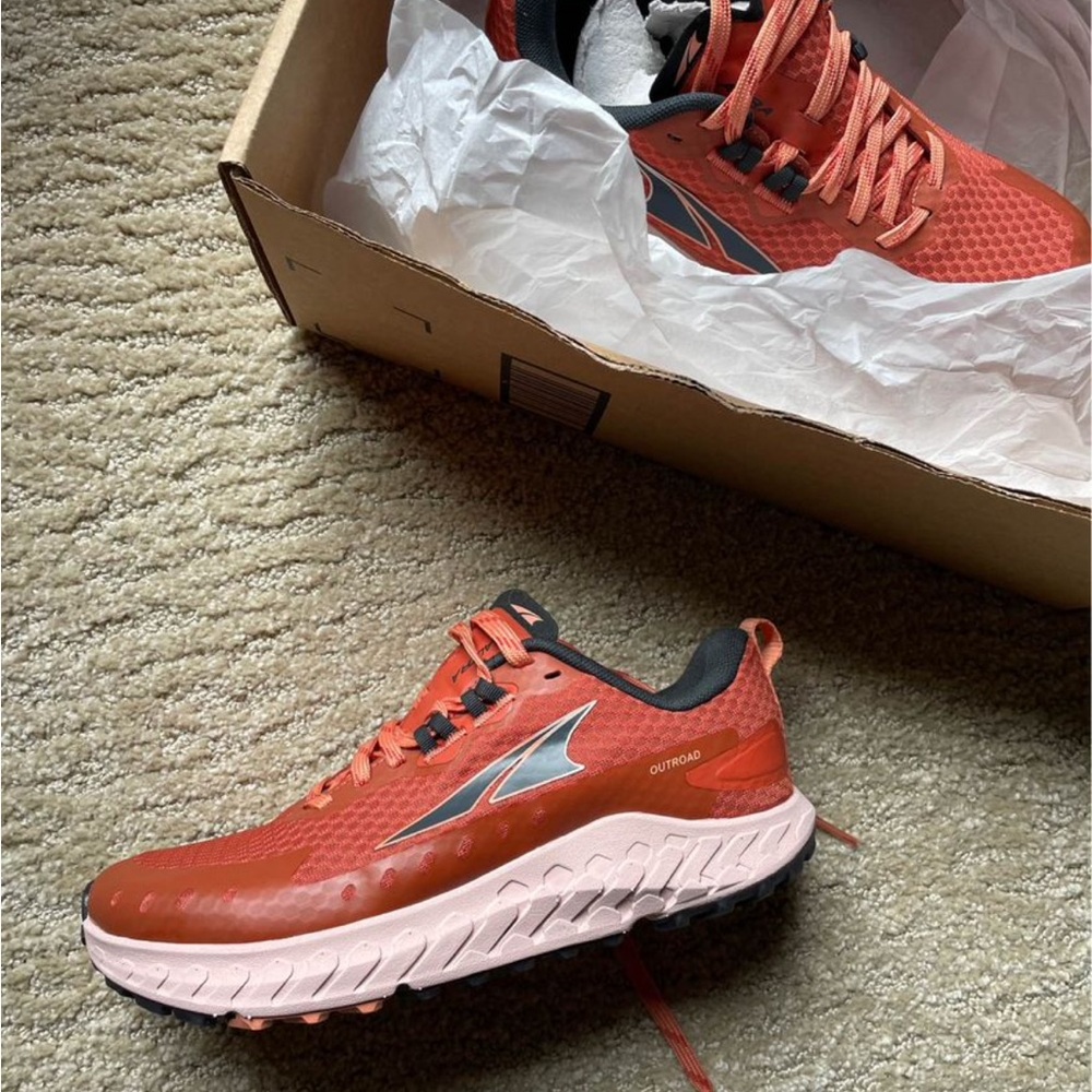 Women’s Altra Outroad NIB 6.5